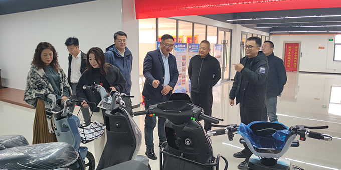 中巴國(guó)際商業(yè)聯(lián)盟來臨沂五金城參觀考察